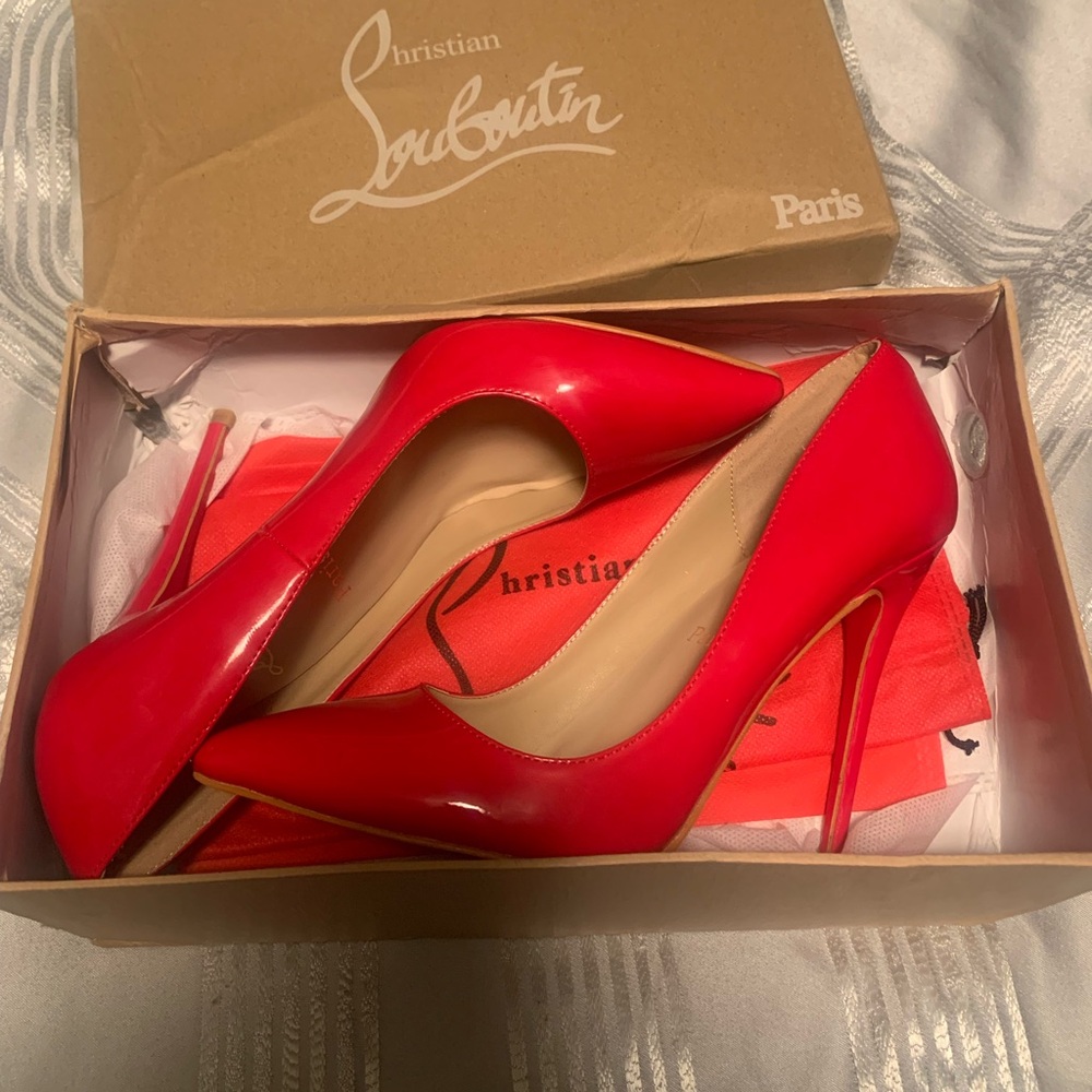 SALE! Stylish red heels
